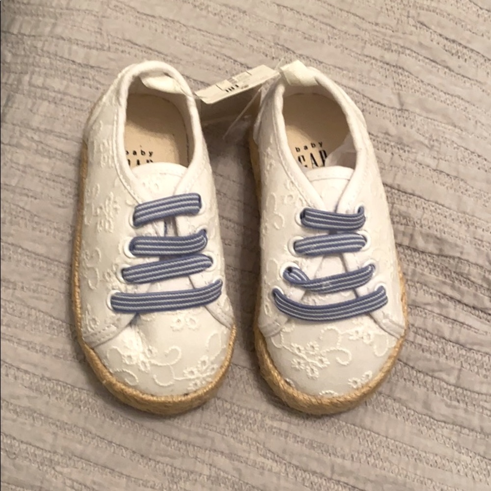 Brand new with tags gap skippys size 5